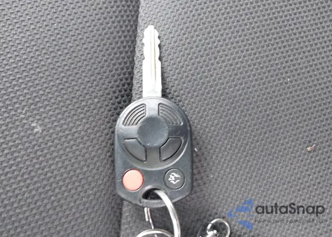 2010 Ford Escape Xlt z USA, uszkodzony, nr VIN 1FMCU0D79AKB11463